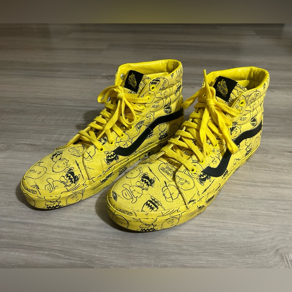 COPY - NWOT Vans Peanuts × Sk8-Hi Charlie Brown
Maize 2017 collab Mens Size 13